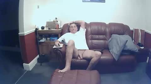 MAX online show from October 18, 2025, 10:54 pm