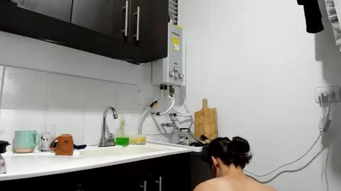 Snapshot of maxi_styles chatting on October 8, 2025, 7:22 pm Alex online show from October 8, 2025, 7:22 pm