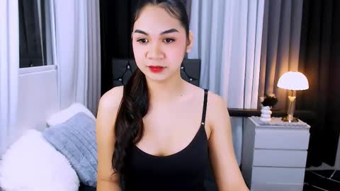 maxie greyson online show from November 21, 2025, 8:13 am