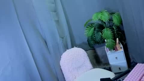 Reyn online show from October 14, 2025, 5:14 pm