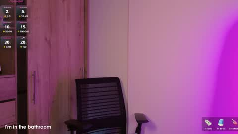 Snapshot of maxifit_ chatting on November 30, 2025, 9:46 am Mikael online show from November 30, 2025, 9:46 am