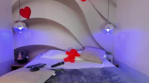 maxim online show from February 18, 2025, 6:04 am