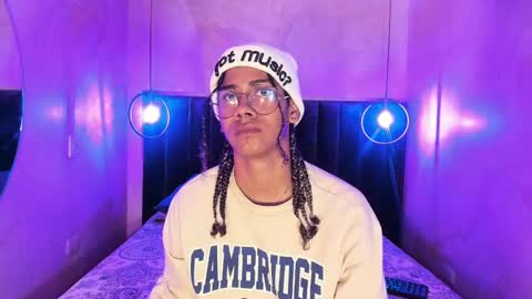 maxim online show from November 24, 2025, 2:55 am