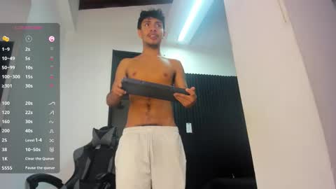 Snapshot of maximiliano_jam chatting on September 23, 2025, 3:53 am maxi online show from September 23, 2025, 3:53 am