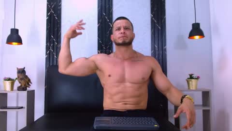 Maximiliano online show from May 25, 2026, 6:47 pm