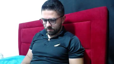 maximo_2000 online show from October 28, 2025, 11:51 pm