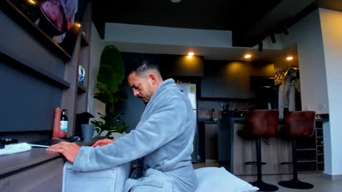 maximo_and_marcelo online show from April 17, 2026, 12:08 pm