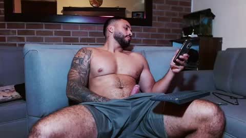 Max online show from October 1, 2025, 9:21 pm