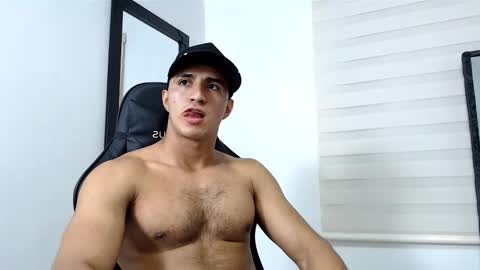 Maximo Sebastian online show from February 14, 2025, 1:56 am