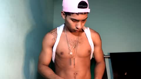 Snapshot of maximo_vega_new chatting on February 15, 2025, 5:09 am Maximo Aron Vega online show from February 15, 2025, 5:09 am