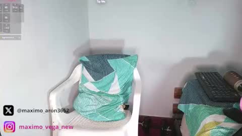 Snapshot of maximo_vega_new chatting on November 10, 2025, 11:15 pm Maximo Aron Vega online show from November 10, 2025, 11:15 pm