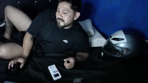 maximohot03 online show from September 14, 2025, 4:11 am