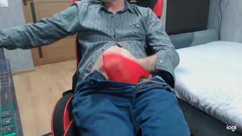 maximus3334 online show from March 11, 2026, 10:05 pm