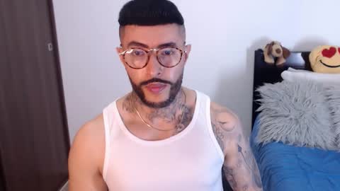 Snapshot of maximus_golden chatting on January 12, 2025, 11:58 pm Independent Model online show from January 12, 2025, 11:58 pm