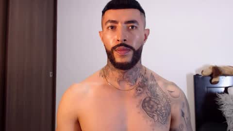 Snapshot of maximus_golden chatting on February 19, 2025, 5:49 am Independent Model online show from February 19, 2025, 5:49 am