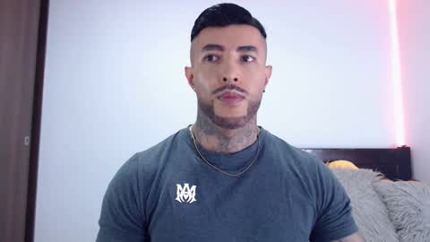 Independent Model online show from December 22, 2025, 3:14 am