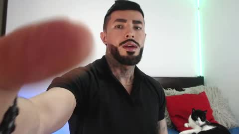 Independent Model online show from April 10, 2026, 4:06 am