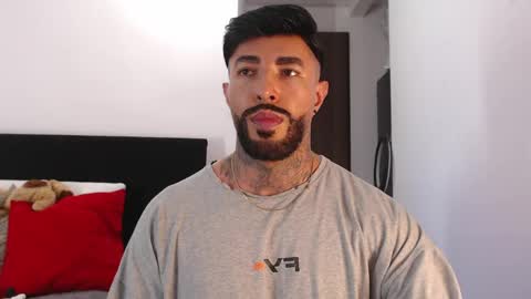 Independent Model online show from June 2, 2026, 4:36 am