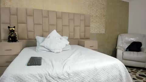 Maximus online show from October 19, 2025, 4:02 am