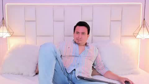 Maxim online show from April 14, 2026, 7:20 pm