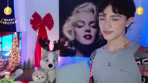 Snapshot of maxiy_001 chatting on December 5, 2024, 3:59 am Max online show from December 5, 2024, 3:59 am