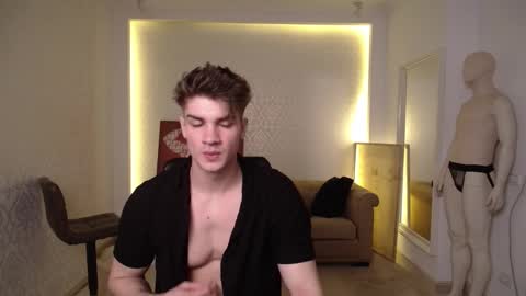 Snapshot of maxkaiden chatting on February 14, 2025, 6:23 am MaxKaiden online show from February 14, 2025, 6:23 am
