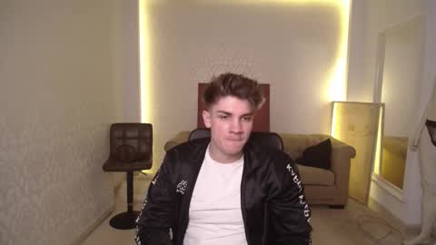 Snapshot of maxkaiden chatting on March 4, 2025, 5:21 am MaxKaiden online show from March 4, 2025, 5:21 am