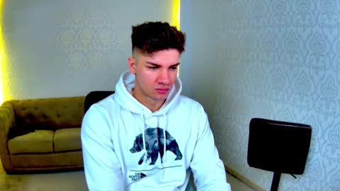 MaxKaiden online show from March 1, 2026, 5:31 am