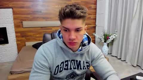 MaxKaiden online show from March 16, 2026, 7:01 am