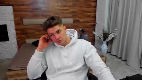 MaxKaiden online show from March 17, 2026, 6:17 am