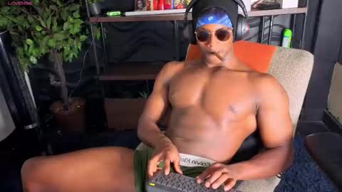 Maxmuscle10 online show from February 9, 2026, 3:27 pm