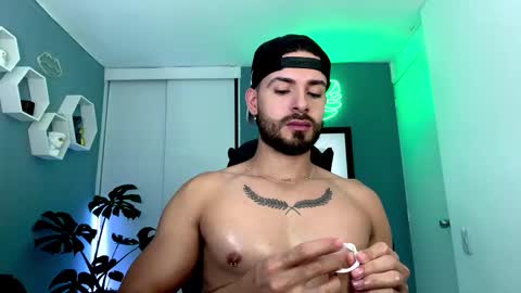 Snapshot of maxtowers chatting on November 13, 2025, 10:52 pm Maxi online show from November 13, 2025, 10:52 pm