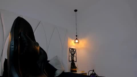 MAX online show from February 6, 2025, 9:28 pm