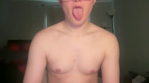 Snapshot of maxx276828 chatting on April 29, 2026, 2:32 pm maxx276828 online show from April 29, 2026, 2:32 pm