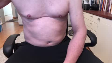Snapshot of maxx_martin chatting on February 19, 2025, 7:06 am Max online show from February 19, 2025, 7:06 am