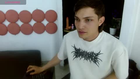 Snapshot of maxxlouis chatting on May 23, 2026, 12:09 pm MaxxLouis online show from May 23, 2026, 12:09 pm
