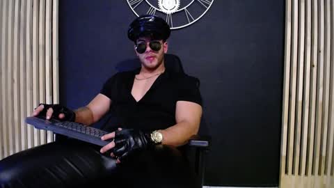 Snapshot of maxxxpowerful chatting on December 3, 2024, 6:49 pm maxxxpowerful online show from December 3, 2024, 6:49 pm