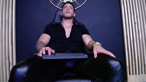Snapshot of maxxxpowerful chatting on December 12, 2024, 3:21 am maxxxpowerful online show from December 12, 2024, 3:21 am