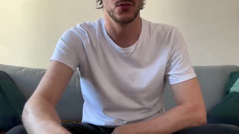 MaxXxurbate online show from April 20, 2026, 11:46 am