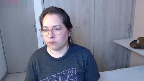 Snapshot of may_bloom chatting on October 20, 2025, 3:07 am May online show from October 20, 2025, 3:07 am