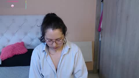 Snapshot of may_bloom chatting on January 18, 2026, 9:29 pm May online show from January 18, 2026, 9:29 pm