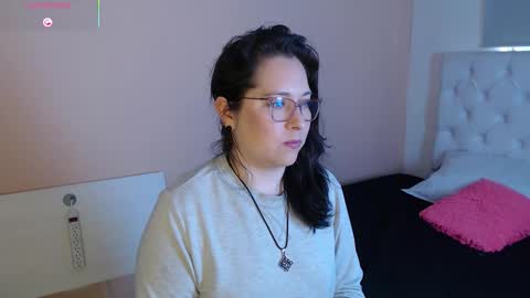 Snapshot of may_bloom chatting on February 3, 2026, 10:15 pm May online show from February 3, 2026, 10:15 pm