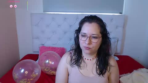 Snapshot of may_bloom chatting on February 13, 2026, 7:32 pm May online show from February 13, 2026, 7:32 pm