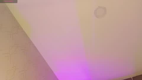 MAY online show from October 22, 2025, 9:14 pm