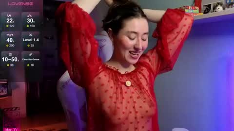 may_may_moon online show from July 18, 2026, 7:28 pm