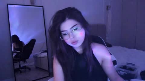 Mia online show from January 8, 2026, 4:15 am