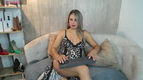 may_wood online show from April 10, 2026, 12:10 pm