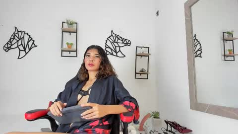 Snapshot of maya_deluxe chatting on September 15, 2025, 12:54 am maya_deluxe online show from September 15, 2025, 12:54 am