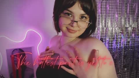 Woman online show from December 10, 2024, 9:01 am