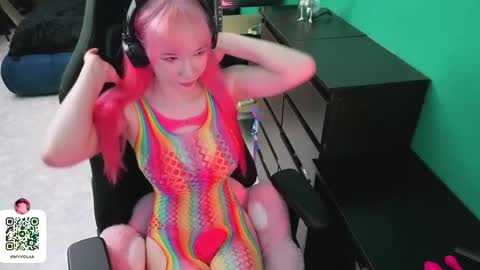 Maya Viola online show from April 12, 2026, 5:23 am